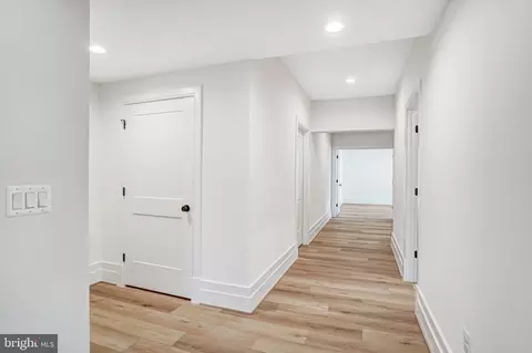 Entry Way - 3946 N Dumbarton St, Mclean, VA 22101 photo 9 of 9