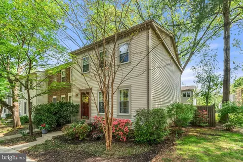 10336 Pond Spice Ter, Burke, VA 22015