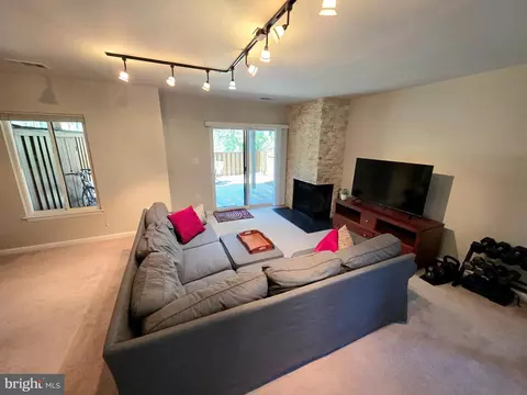 2032 Swans Neck Way, Reston, VA 20191 photo 24
