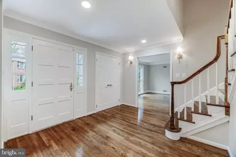 8023 Old Dominion Dr, Mclean, VA 22102 photo 3