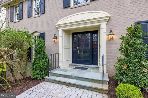 8023 Old Dominion Dr, Mclean, VA 22102 photo 2