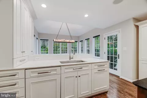 8023 Old Dominion Dr, Mclean, VA 22102 photo 5