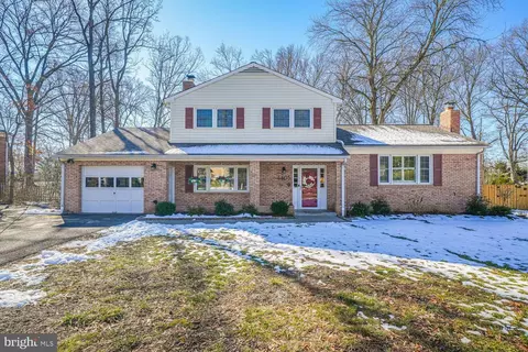 4405 Jackson Pl, Alexandria, VA 22309