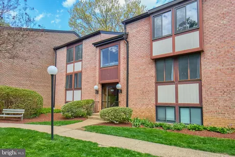 3101 Buccaneer Ct #2, Fairfax, VA 22031