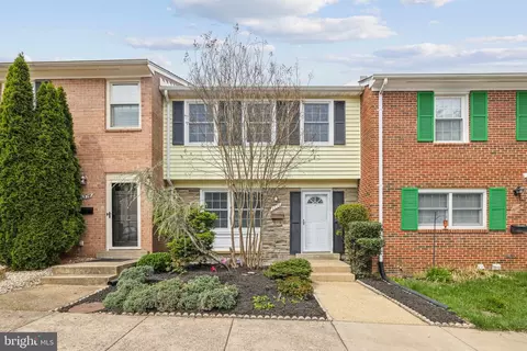 8376 Glastonbury Ct, Annandale, VA 22003