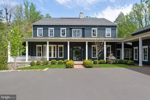 827 Turkey Run Rd, Mclean, VA 22101