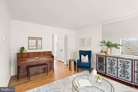 6026 Queenston St, Springfield, VA 22152 photo 6