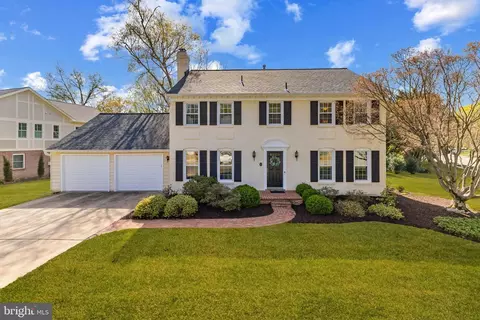 3719 Carriage House Ct, Alexandria, VA 22309