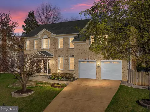 13101 Curved Iron Rd, Oak Hill, VA 20171