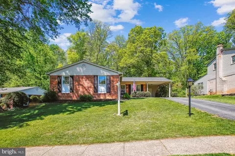 6961 Conservation Dr, Springfield, VA 22153 photo 2