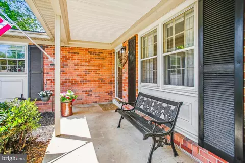 6961 Conservation Dr, Springfield, VA 22153 photo 7