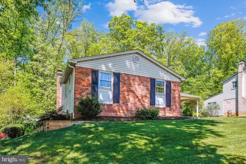 6961 Conservation Dr, Springfield, VA 22153 photo 4