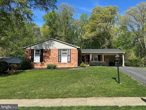 6961 Conservation Dr, Springfield, VA 22153