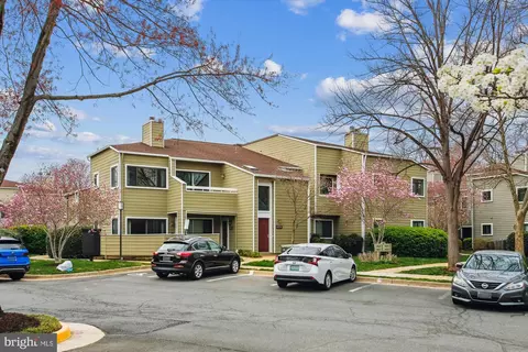 Exterior - 1925 B Villaridge Dr, Reston, VA 20191 photo 2 of 8