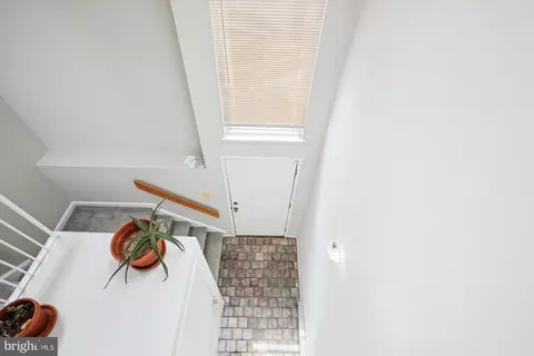 Entry Way - 1925 B Villaridge Dr, Reston, VA 20191 photo 1 of 3