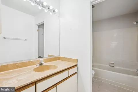 Bath - 1925 B Villaridge Dr, Reston, VA 20191 photo 1 of 1