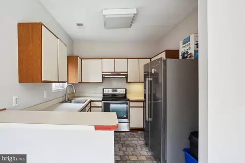 Kitchen - 1925 B Villaridge Dr, Reston, VA 20191 photo 1 of 1