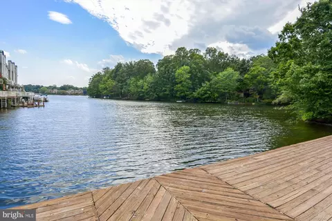 View/Area - 1925 B Villaridge Dr, Reston, VA 20191 photo 2 of 3