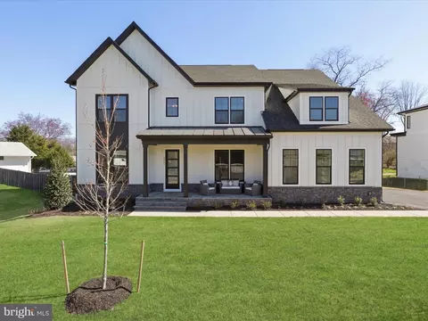 2505 Flint Hill Rd, Vienna, VA 22181