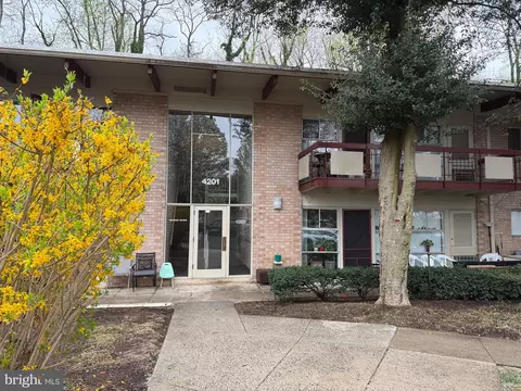 4201 Americana Dr #11, Annandale, VA 22003