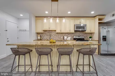 2206 Castle Rock Sq #22C, Reston, VA 20191