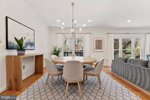 Dining - 1603 Aerie Ln, Mclean, VA 22101 photo 2 of 4