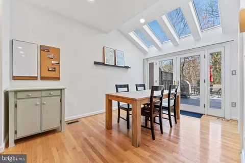 Dining - 1603 Aerie Ln, Mclean, VA 22101 photo 4 of 4