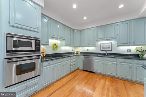 Kitchen - 1603 Aerie Ln, Mclean, VA 22101 photo 4 of 5