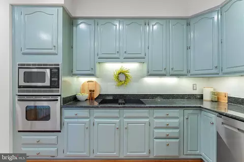 Kitchen - 1603 Aerie Ln, Mclean, VA 22101 photo 3 of 5