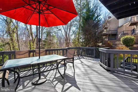 Exterior - 1603 Aerie Ln, Mclean, VA 22101 photo 3 of 7