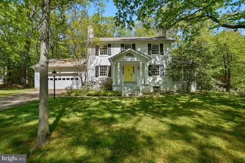 12124 Stirrup Rd, Reston, VA 20191