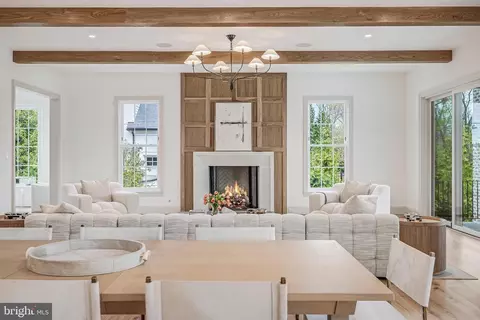 Living - 6913 Benjamin St, Mclean, VA 22101 photo 4 of 7