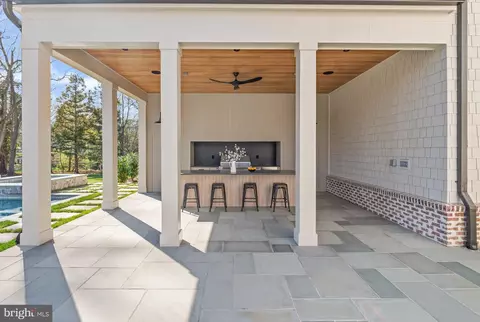 Exterior - 6913 Benjamin St, Mclean, VA 22101 photo 6 of 12
