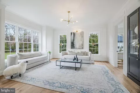 Living - 6913 Benjamin St, Mclean, VA 22101 photo 1 of 7
