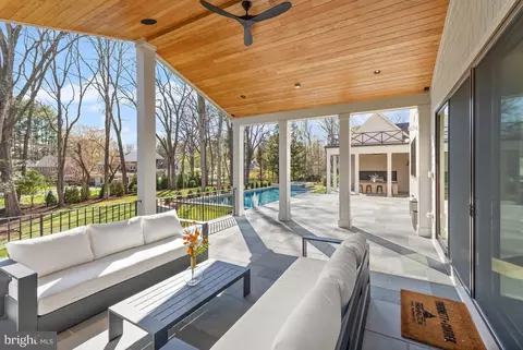 Exterior - 6913 Benjamin St, Mclean, VA 22101 photo 8 of 12