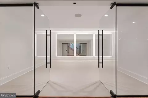 Entry Way - 6913 Benjamin St, Mclean, VA 22101 photo 10 of 10