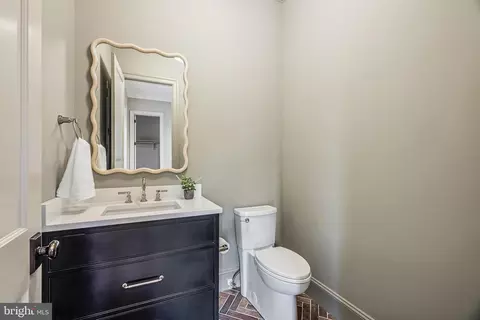 Bath - 6913 Benjamin St, Mclean, VA 22101 photo 2 of 5