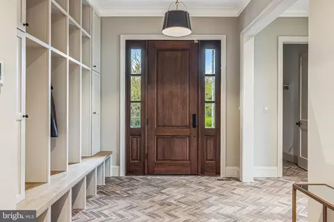 Entry Way - 6913 Benjamin St, Mclean, VA 22101 photo 5 of 10