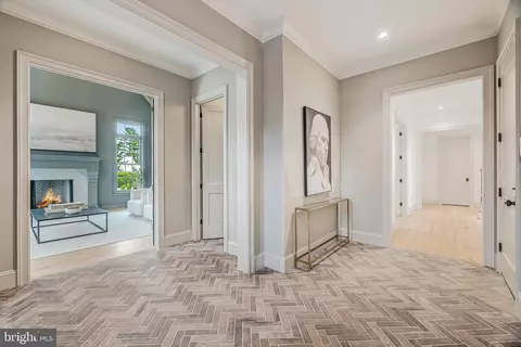 Entry Way - 6913 Benjamin St, Mclean, VA 22101 photo 3 of 10
