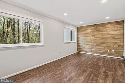 Living - 2402 Cloudcroft Sq, Reston, VA 20191 photo 1 of 4