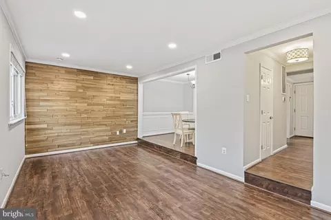 Living - 2402 Cloudcroft Sq, Reston, VA 20191 photo 2 of 4