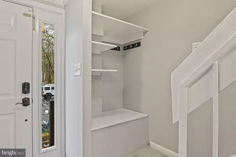 Entry Way - 2402 Cloudcroft Sq, Reston, VA 20191 photo 4 of 6