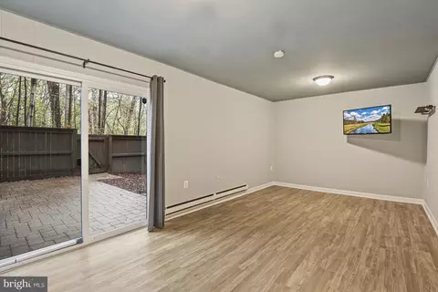 Living - 2402 Cloudcroft Sq, Reston, VA 20191 photo 3 of 4