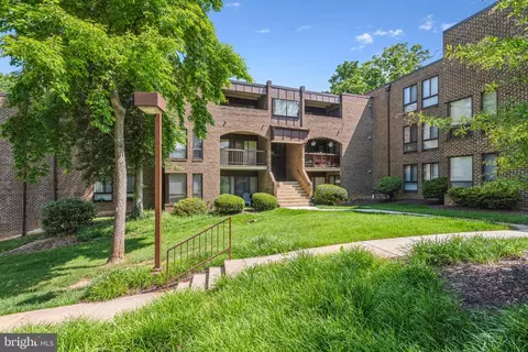 11212 Chestnut Grove Sq #313, Reston, VA 20190