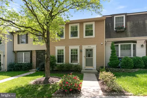 10945 Harpers Square Ct, Reston, VA 20191
