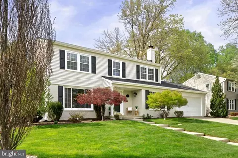 1926 Labrador Ln, Vienna, VA 22182