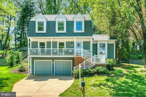 6257 Gentle Ln, Alexandria, VA 22310