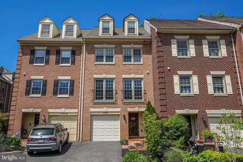 3568 S George Mason Dr #12, Alexandria, VA 22302