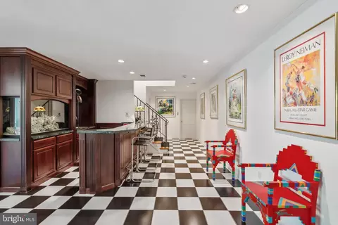 Entry Way - 932 Woburn Ct, Mclean, VA 22102 photo 12 of 12