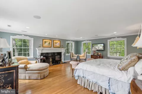 Bedroom - 932 Woburn Ct, Mclean, VA 22102 photo 1 of 8